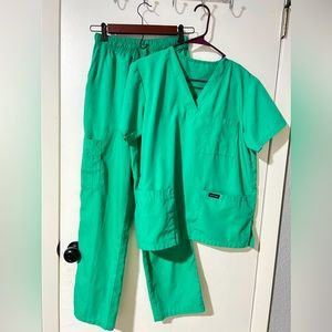 Women, scrubs set